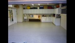 2 Stall with cabinets After